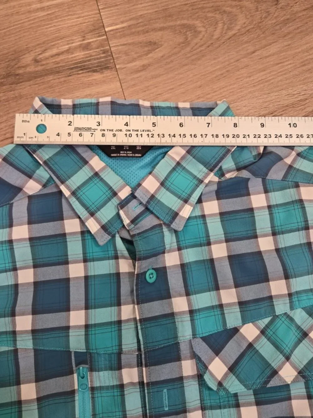 Under Armour Motivate Vented Short Sleeve Men’s Fitted Plaid Button Down - Picture 4 of 12